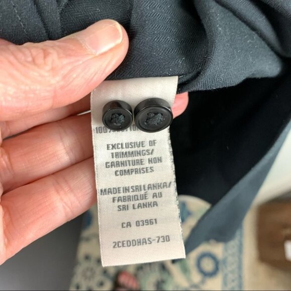 𝅺Denver Hayes Never-Iron  Classic Fit Button-Up - Picture 5 of 9